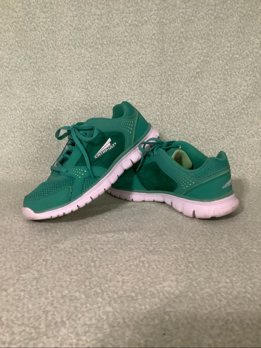 Catapult Women's Green Athletic Sneakers with Lightweight Support - Size 8.5